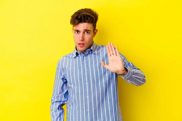 Young Caucasian Man Isolated Yellow Background Being Shocked Due Imminent — Stock Photo, Image