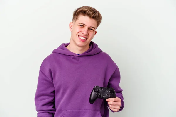 Jovem Caucasiano Segurando Gamepad Isolado Fundo Branco Feliz Sorridente Alegre — Fotografia de Stock