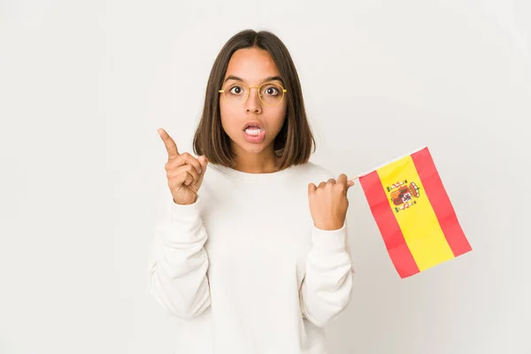 Junge Hispanische Mischlingshündin Mit Spanischer Flagge Hat Eine Idee Ein — Stockfoto