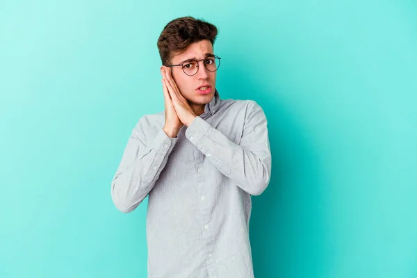 Young Caucasian Man Isolated Blue Background Yawning Showing Tired Gesture — Stock Photo, Image