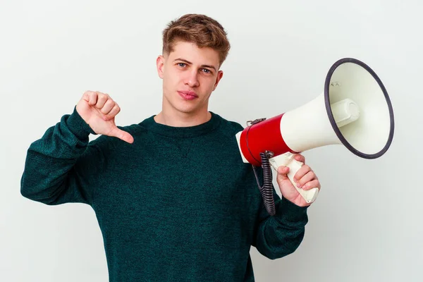Ung Kaukasisk Man Håller Megafon Isolerad Vit Bakgrund Visar Motbjudande — Stockfoto