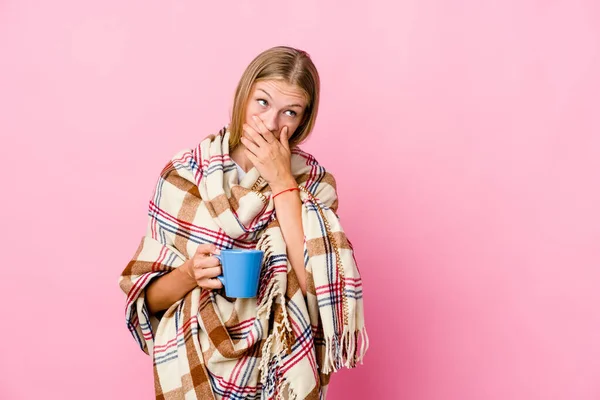 Young Russian Woman Wrapped Blanket Drinking Coffee Thoughtful Looking Copy — Stock Photo, Image