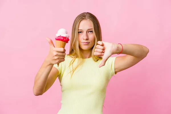 Young Russian Woman Eating Ice Cream Isolated Showing Thumbs Thumbs — Stock Photo, Image