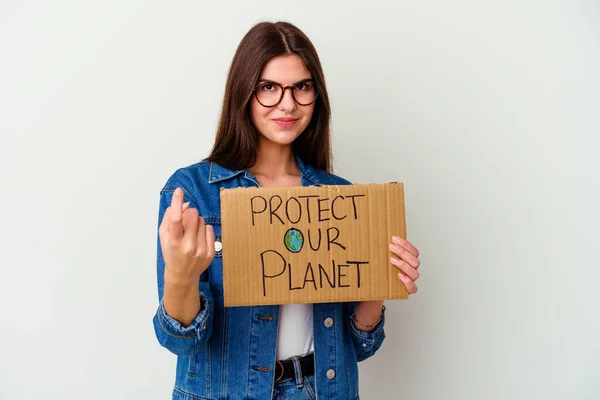 Молодая Белая Женщина Держит Защищать Нашу Планету Плакат Изолирован Показывая — стоковое фото