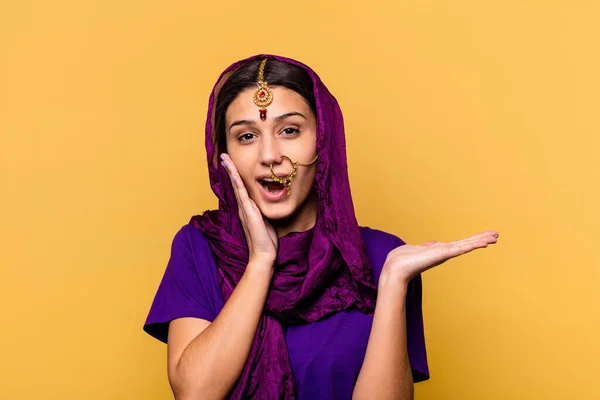 Young Indian Woman Wearing Traditional Sari Clothes Isolated Yellow Background — Stock Photo, Image