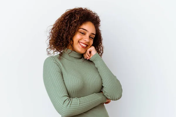 Jong Afrikaanse Amerikaanse Vrouw Geïsoleerd Witte Achtergrond Glimlachen Gelukkig Zelfverzekerd — Stockfoto