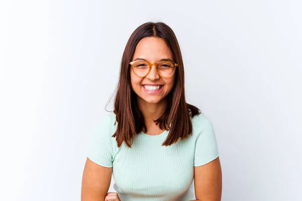 Joven Mixta Mujer Aislada Riendo Divirtiéndose —  Fotos de Stock