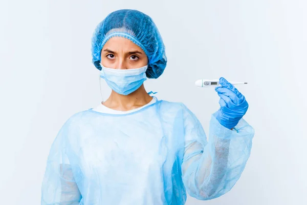 Young Mixed Race Surgeon Woman Holding Thermometer Isolated — Stock Photo, Image