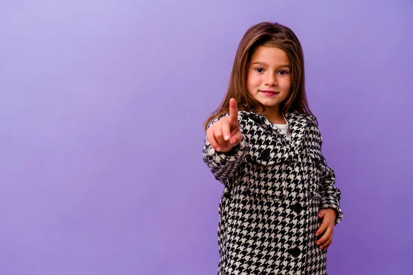 Klein Blank Meisje Geïsoleerd Paarse Achtergrond Klein Blank Meisje Geïsoleerd — Stockfoto