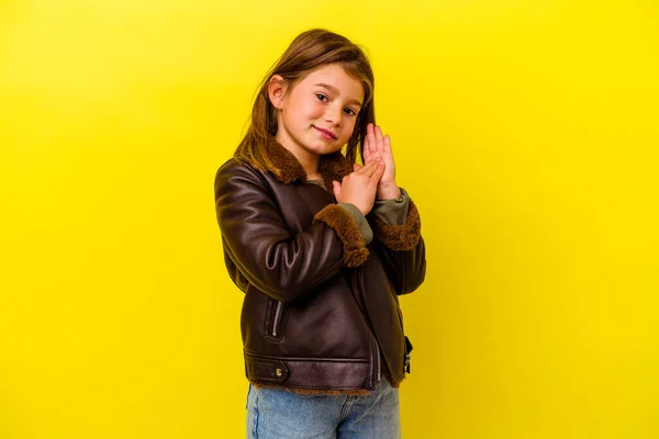 Little Caucasian Girl Isolated Yellow Background Feeling Energetic Comfortable Rubbing — Stock Photo, Image