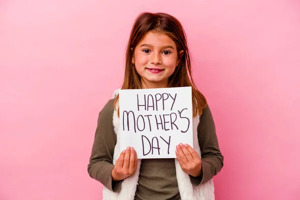 Κοριτσάκι Που Κρατά Ένα Πανό Ημέρας Ευτυχισμένων Μητέρων Απομονωμένο Ροζ — Φωτογραφία Αρχείου