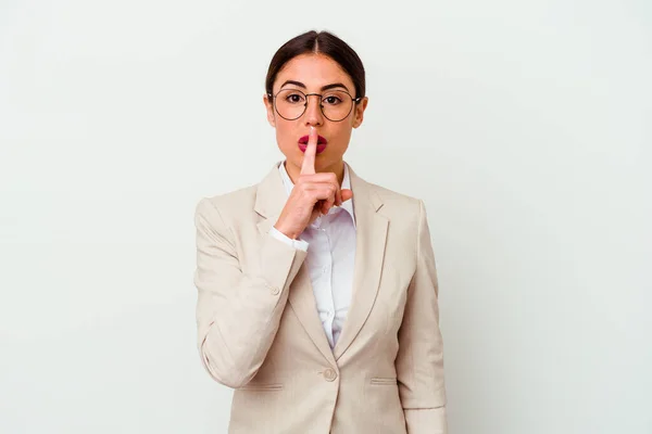 Jeune Femme Caucasienne Affaires Isolée Sur Fond Blanc Gardant Secret — Photo