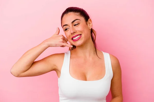 Ung Kaukasisk Kvinna Isolerad Rosa Bakgrund Visar Tummen Ner Och — Stockfoto