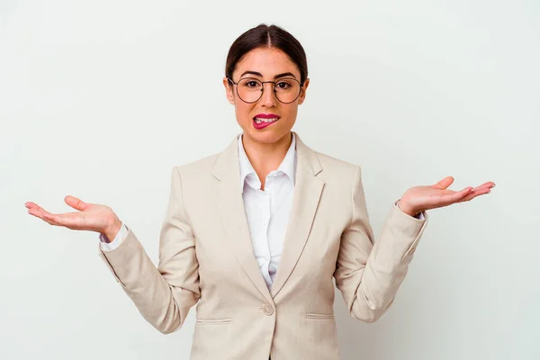 Jonge Zakelijke Blanke Vrouw Geïsoleerd Witte Achtergrond Verward Twijfelachtige Schouders — Stockfoto