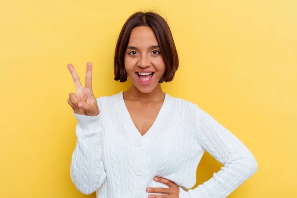 Young Mixed Race Woman Isolated Yellow Background Showing Number Two — Stock Photo, Image
