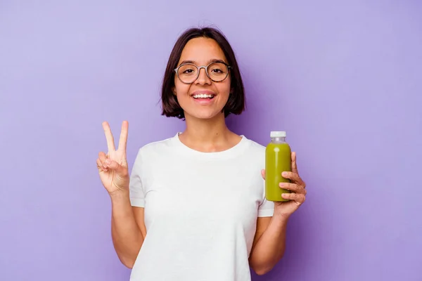 Young Mixed Race Woman Holding Healthy Smoothie Isolated Purple Background — Stock Photo, Image