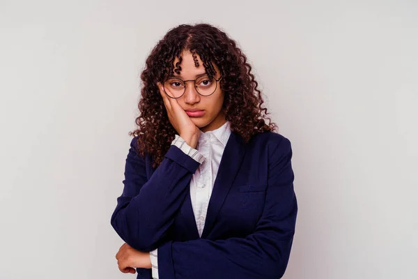 Jeune Entreprise Mixte Femme Isolée Sur Fond Blanc Qui Ennuie — Photo