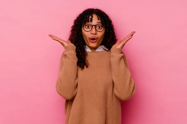 Young Mixed Race Woman Isolated Pink Background Surprised Shocked — Stock Photo, Image