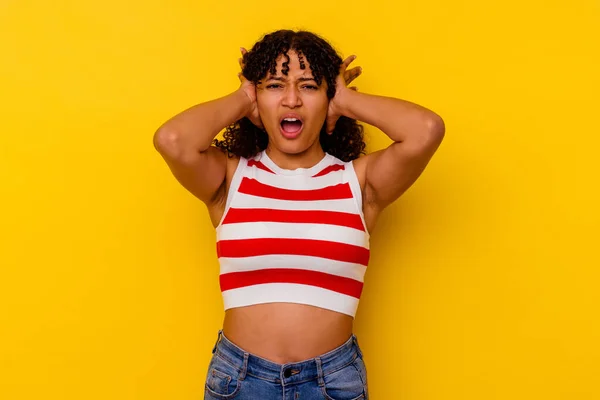 Young Mixed Race Woman Isolated Yellow Background Screaming Rage — Stock Photo, Image