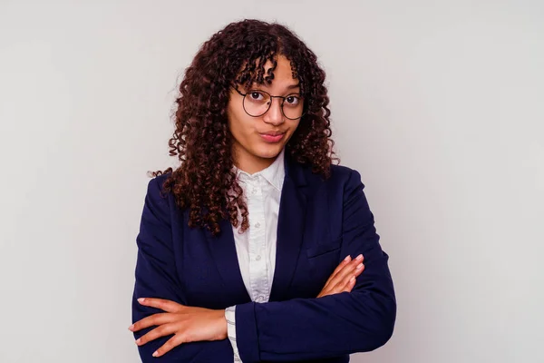 Jong Business Gemengde Ras Vrouw Geïsoleerd Witte Achtergrond Ongelukkig Kijken — Stockfoto