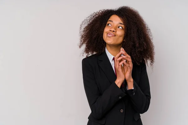 Jonge Afro Amerikaanse Zakenvrouw Draagt Een Pak Geïsoleerd Witte Achtergrond — Stockfoto