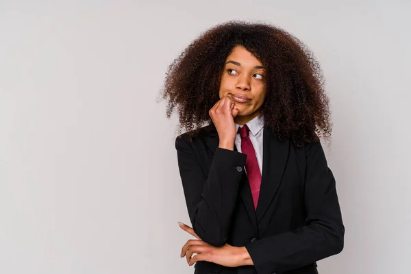 Joven Mujer Negocios Afroamericana Con Traje Aislado Sobre Fondo Blanco — Foto de Stock