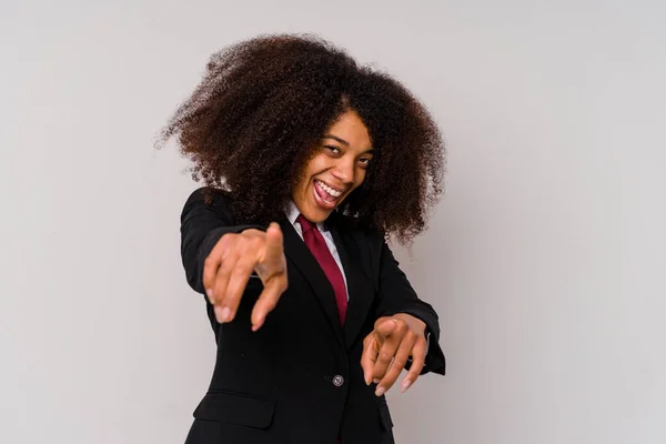 Jonge Afro Amerikaanse Zakenvrouw Draagt Een Pak Geïsoleerd Witte Achtergrond — Stockfoto