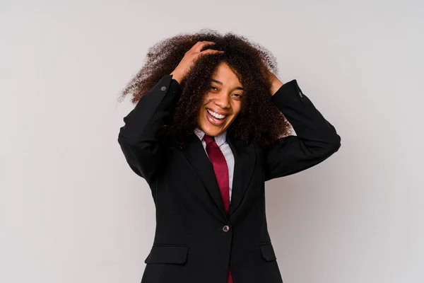 Fiatal Afro Amerikai Üzletasszony Fehér Hátterű Öltönyt Visel Boldogan Tartja — Stock Fotó
