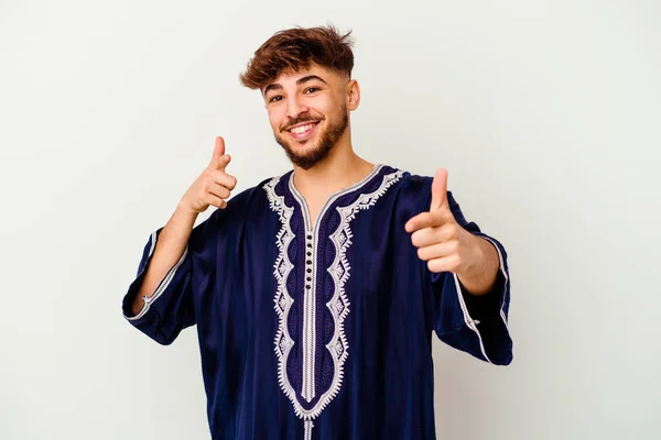 Jeune Homme Marocain Isolé Sur Fond Blanc Pointant Vers Avant — Photo