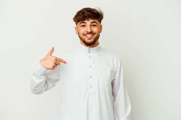 Mladý Marocký Muž Nosí Typické Arabské Oblečení Izolované Bílém Pozadí — Stock fotografie