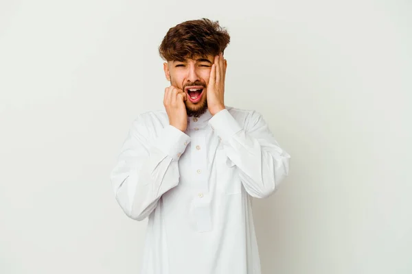 Mladý Marocký Muž Nosí Typické Arabské Oblečení Izolované Bílém Pozadí — Stock fotografie