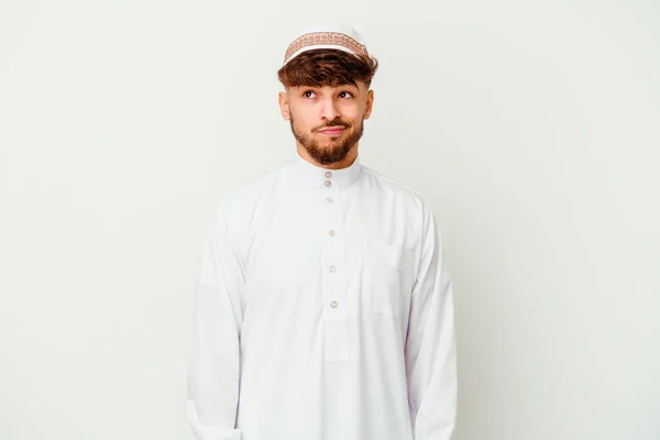 Giovane Uomo Arabo Indossa Tipico Costume Arabo Isolato Sfondo Bianco — Foto Stock