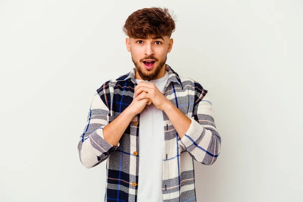 Giovane Marocchino Isolato Sfondo Bianco Pregando Fortuna Stupito Aprendo Bocca — Foto Stock