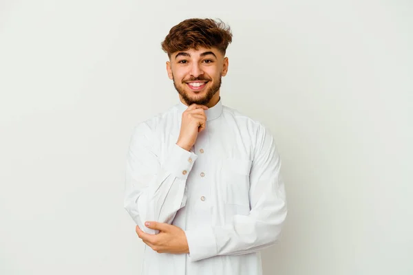 Giovane Marocchino Indossa Tipico Abito Arabo Isolato Sfondo Bianco Sorridente — Foto Stock