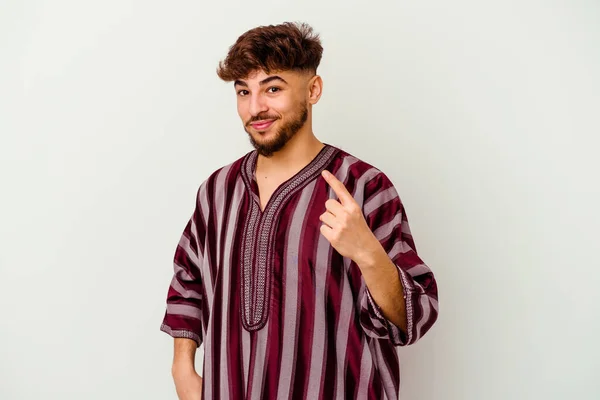 Jeune Homme Marocain Isolé Sur Fond Blanc Pointant Doigt Vers — Photo