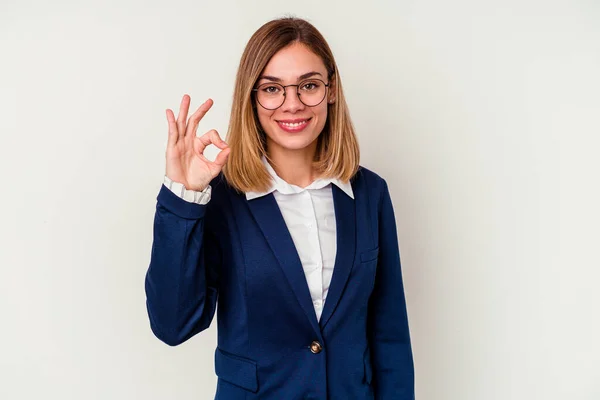 Νεαρή Γυναίκα Καυκάσιος Επιχείρηση Απομονώνονται Λευκό Φόντο Χαρούμενα Και Αυτοπεποίθηση — Φωτογραφία Αρχείου
