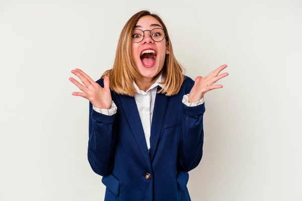 Giovane Donna Caucasica Affari Isolato Sfondo Bianco Che Celebra Una — Foto Stock