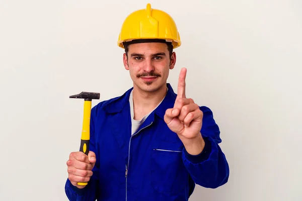 Junger Kaukasischer Arbeiter Mit Einem Hammer Auf Weißem Hintergrund Der — Stockfoto