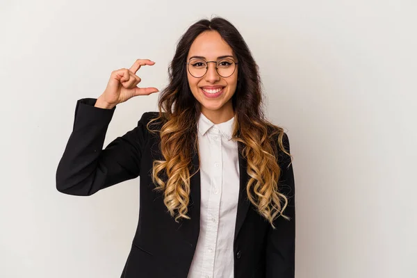 Jonge Mexicaanse Zakenvrouw Geïsoleerd Witte Achtergrond Houden Iets Weinig Met — Stockfoto