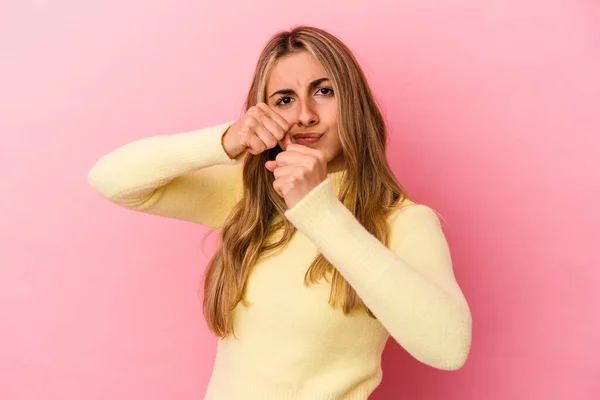 Young Blonde Caucasian Woman Isolated Pink Background Throwing Punch Anger — Stock Photo, Image