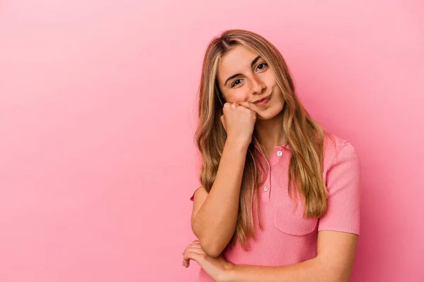 Young Blonde Caucasian Woman Isolated Pink Background Who Feels Sad — Stock Photo, Image