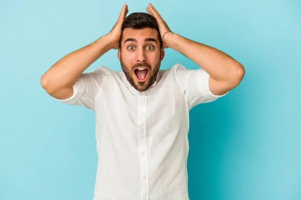 Young Caucasian Man Isolated Blue Background Screaming Very Excited Passionate — Stock Photo, Image