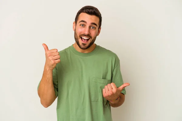 Young Caucasian Man Isolated White Background Raising Both Thumbs Smiling — Stock Photo, Image