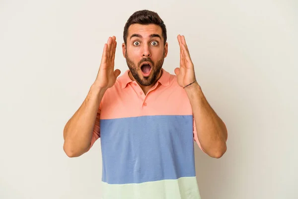 Young Caucasian Man Isolated White Background Surprised Shocked — Stock Photo, Image