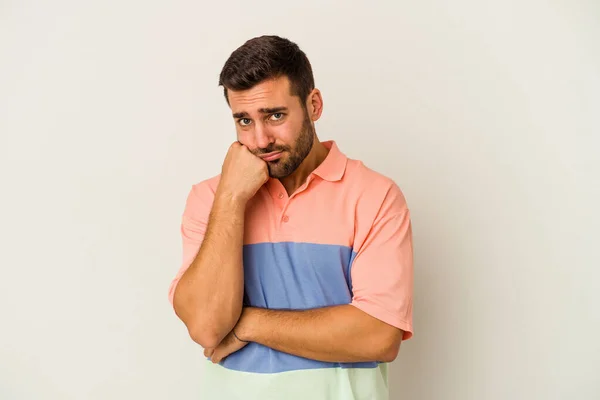 Jovem Caucasiano Isolado Fundo Branco Cansado Uma Tarefa Repetitiva — Fotografia de Stock