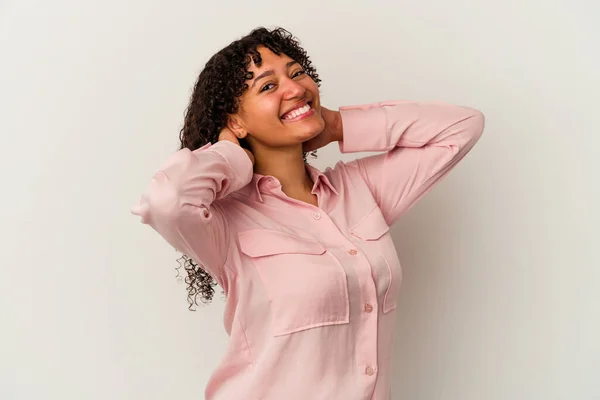 Jong Gemengd Ras Vrouw Geïsoleerd Witte Achtergrond Stretching Armen Ontspannen — Stockfoto