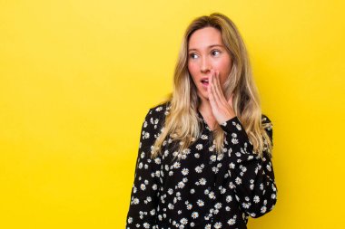 Genç Avustralyalı bir kadın gizli bir sıcak fren haberinin olduğunu söylüyor.