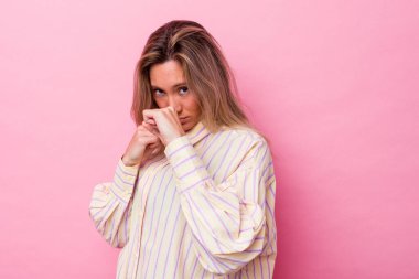 Avustralyalı genç bir kadın münakaşa sonucu yumruk, öfke ve kavga atarak kendini soyutladı..