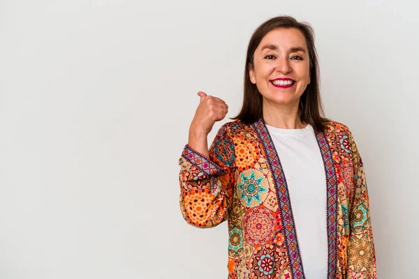 Medioevo Donna Caucasica Isolato Sfondo Bianco Sorridente Alzando Pollice Verso — Foto Stock