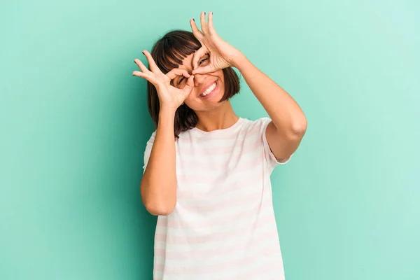 Jong Gemengd Ras Vrouw Geïsoleerd Blauw Jong Gemengd Ras Vrouw — Stockfoto